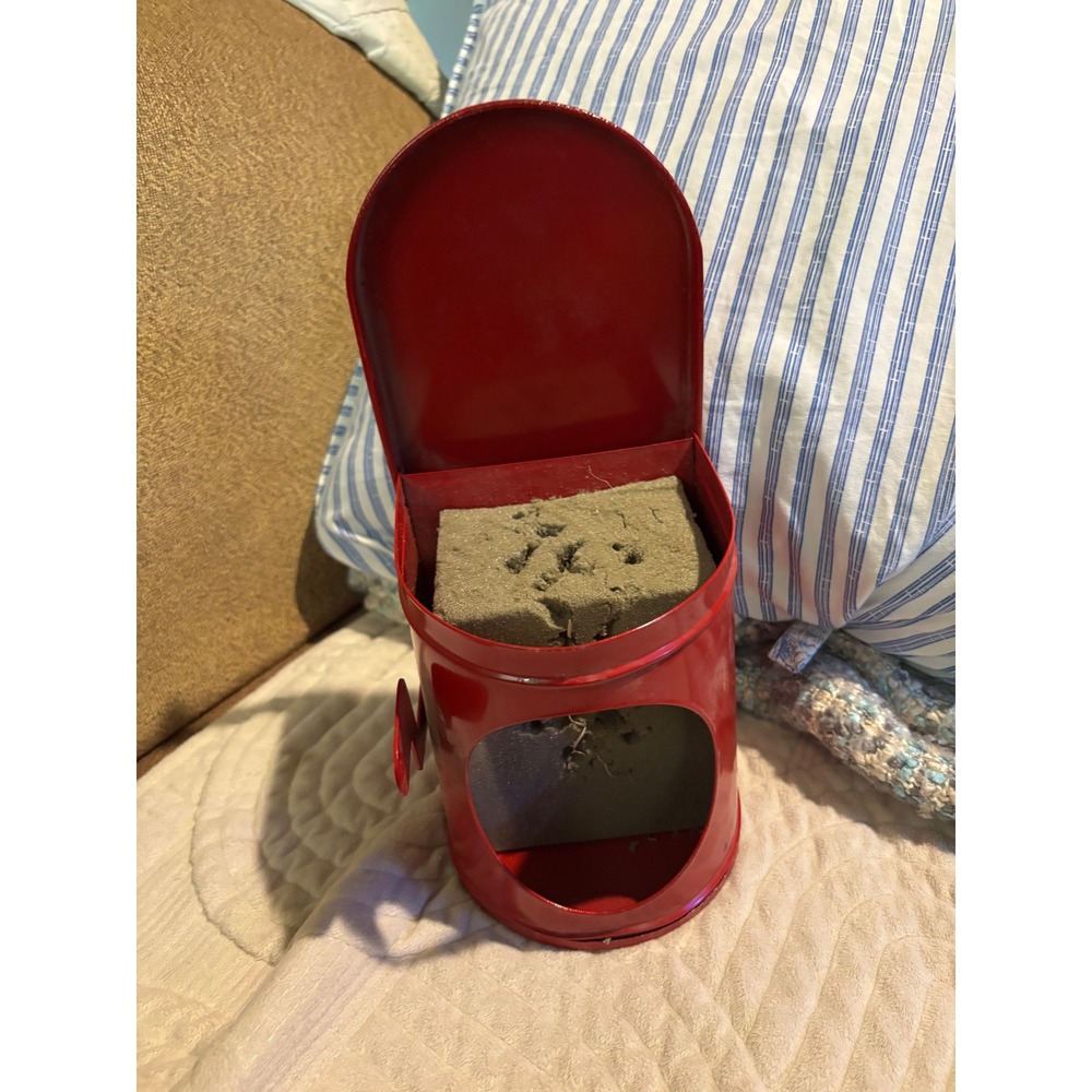 Vintage Garden Path Designs Red Metal Mailbox Floral Planter Made in Hong Kong